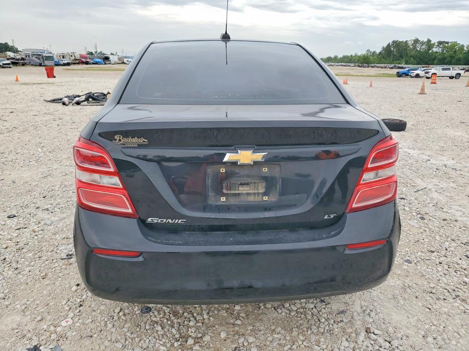 50468626 :رقم المزاد ، 1G1JD5SH1J4137931 vin ، 2018 Chevrolet Sonic مزاد بيع