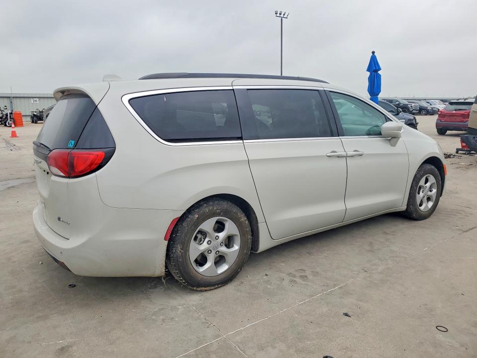 2017 Chrysler Pacifica მანქანა იყიდება აუქციონზე, vin: 2C4RC1L7XHR771953, აუქციონის ნომერი: 51318786