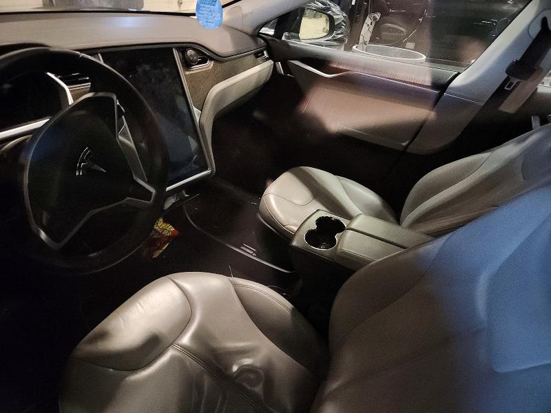 45995746 :رقم المزاد ، 5YJSA1AC3DFP11171 vin ، 2013 Tesla Model S مزاد بيع