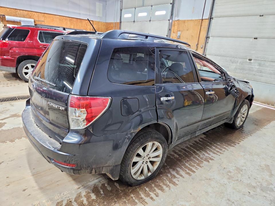 47613346 :رقم المزاد ، JF2SHBDC8BH768638 vin ، 2011 Subaru Forester مزاد بيع