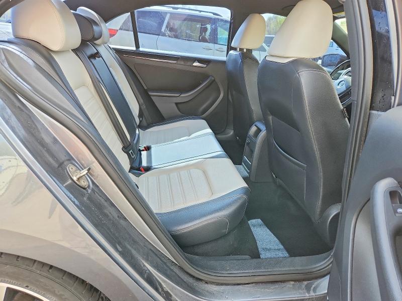 51373076 :رقم المزاد ، 3VWD17AJ1FM220829 vin ، 2015 Volkswagen Jetta مزاد بيع