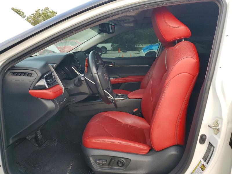 51305156 :رقم المزاد ، 4T1KZ1AK3MU047537 vin ، 2021 Toyota Camry مزاد بيع