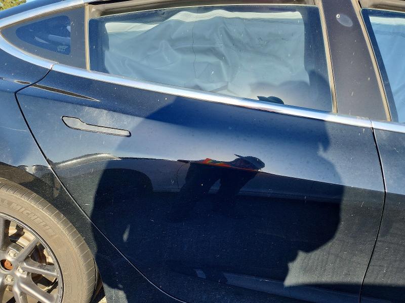 49979616 :رقم المزاد ، 5YJ3E1EA6JF042052 vin ، 2018 Tesla Model 3 مزاد بيع