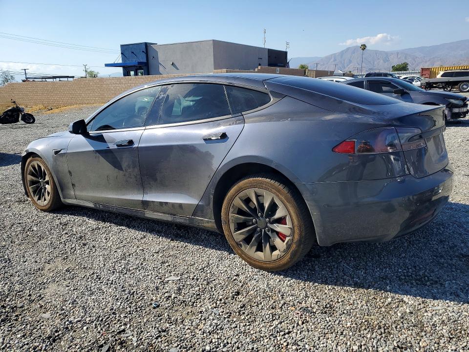 49656526 :رقم المزاد ، 5YJSA1E27JF242566 vin ، 2018 Tesla Model S مزاد بيع