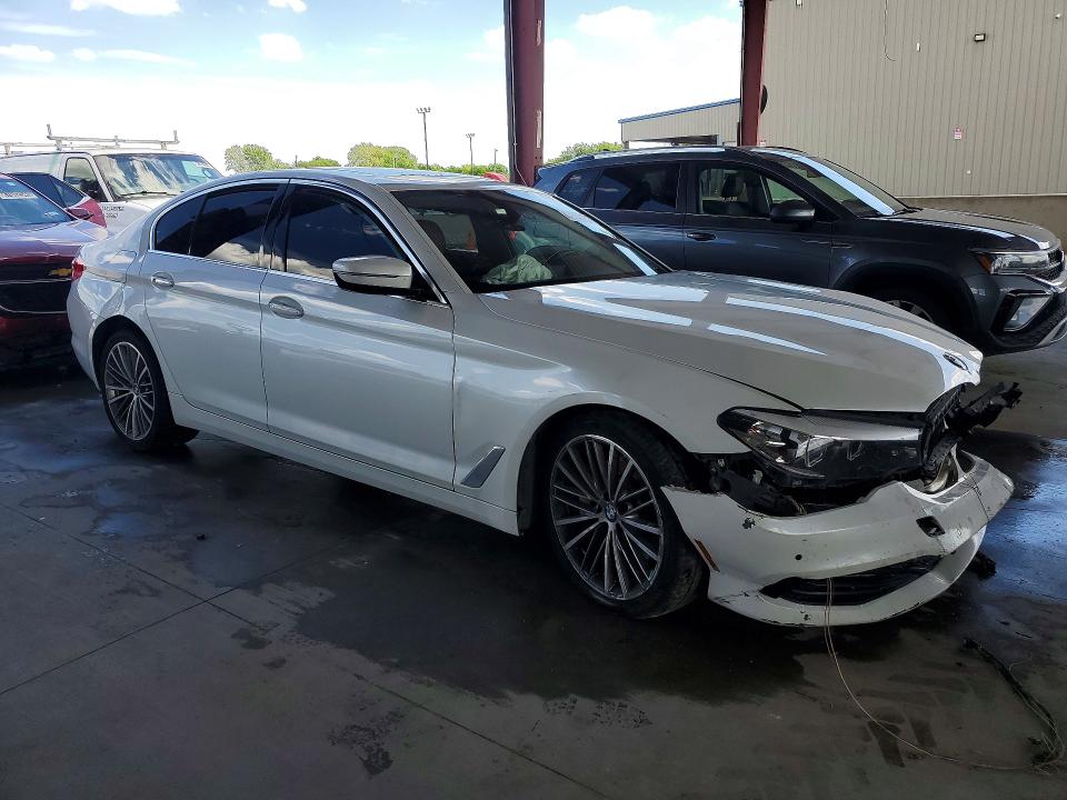 48996426 :رقم المزاد ، WBAJE5C57JWA92944 vin ، 2018 Bmw 540 مزاد بيع