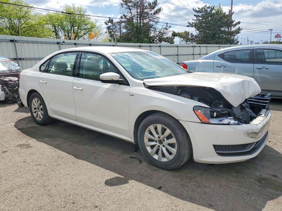 49122376 :رقم المزاد ، 1VWAP7A33DC135749 vin ، 2013 Volkswagen Passat مزاد بيع