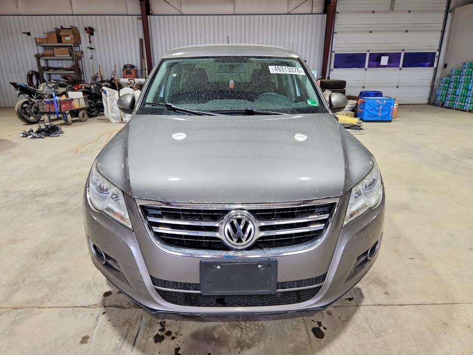 2011 Volkswagen Tiguan მანქანა იყიდება აუქციონზე, vin: WVGBV7AX1BW549927, აუქციონის ნომერი: 49313376