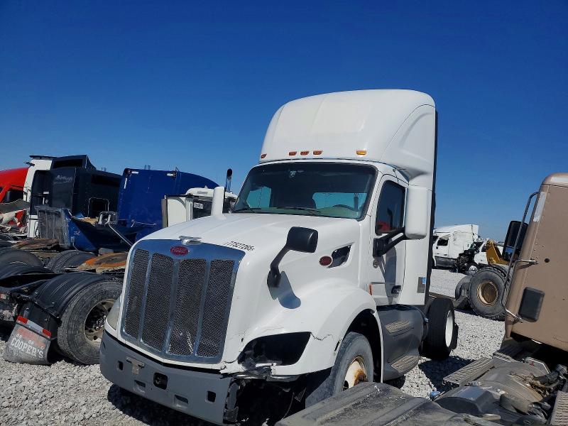 Продажа на аукционе авто 2018 Peterbilt 579, vin: 1XPBA48X0JD477454, номер лота: 77527265