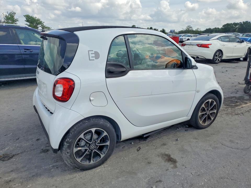 Aukcja sprzedaży 2017 Smart Fortwo, vin: WMEFJ9BA1HK229984, numer aukcji: 48417796