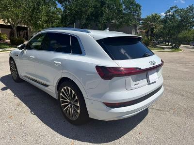 2019 Audi E-tron მანქანა იყიდება აუქციონზე, vin: WA1VAAGE9KB023322, აუქციონის ნომერი: 51556306
