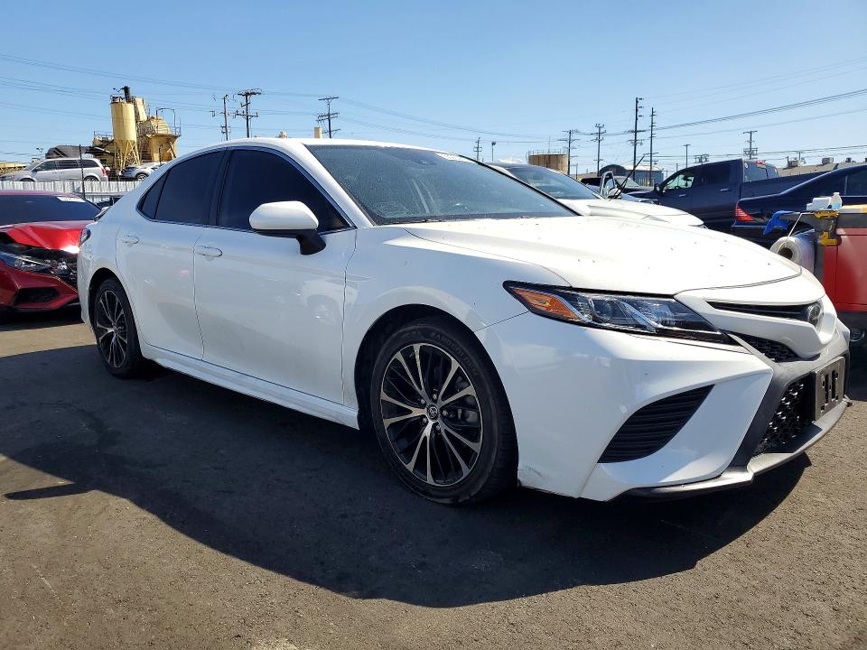 50963826 :رقم المزاد ، 4T1B11HK5KU214474 vin ، 2019 Toyota Camry مزاد بيع