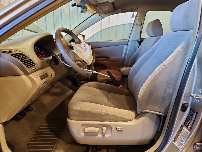 2005 Toyota Camry მანქანა იყიდება აუქციონზე, vin: 4T1BE32K95U381904, აუქციონის ნომერი: 50631336
