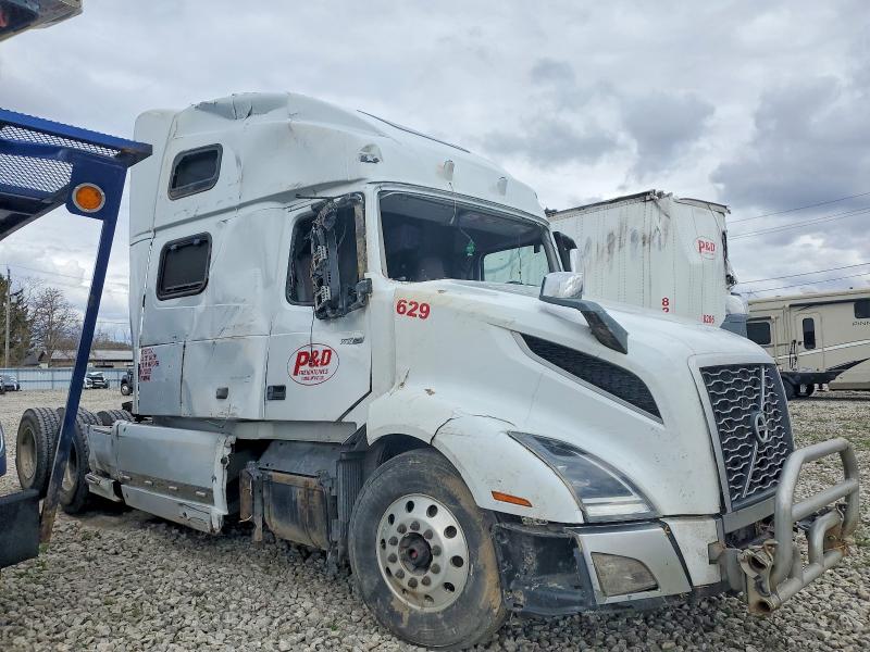 Продажа на аукционе авто 2019 Volvo Vn, vin: 4V4NC9EH3KN899463, номер лота: 49654366