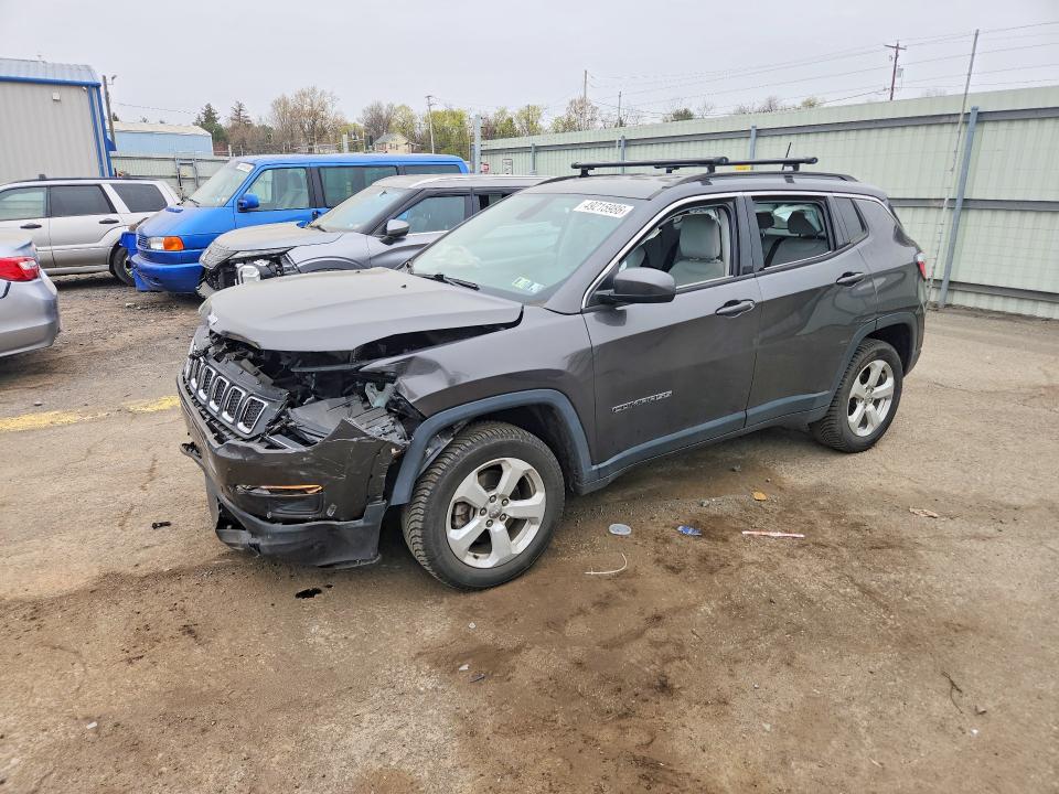 49215986 :رقم المزاد ، 3C4NJDBB2JT480247 vin ، 2018 Jeep Compass مزاد بيع