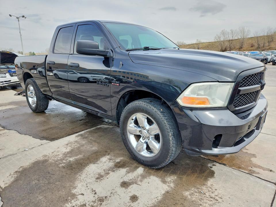 48333426 :رقم المزاد ، 1C6RR7FT4JS301472 vin ، 2018 Ram 1500 مزاد بيع