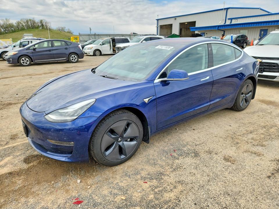 51411536 :رقم المزاد ، 5YJ3E1EAXJF031765 vin ، 2018 Tesla Model 3 مزاد بيع