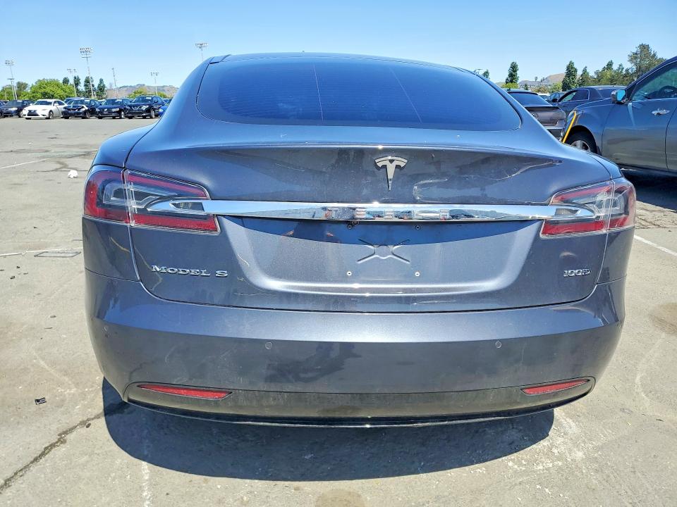 Продажа на аукционе авто 2018 Tesla Model S, vin: 5YJSA1E27JF292867, номер лота: 49921136