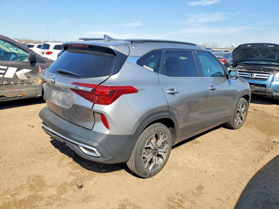 2021 Kia Seltos მანქანა იყიდება აუქციონზე, vin: KNDERCAA6M7165729, აუქციონის ნომერი: 49288156
