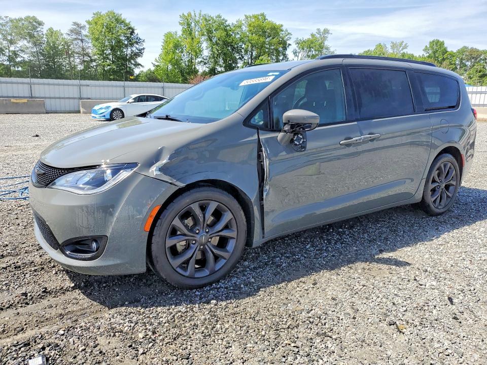 Auction sale of the 2020 Chrysler Pacifica, vin: 2C4RC1EG8LR267004, lot number: 50585696