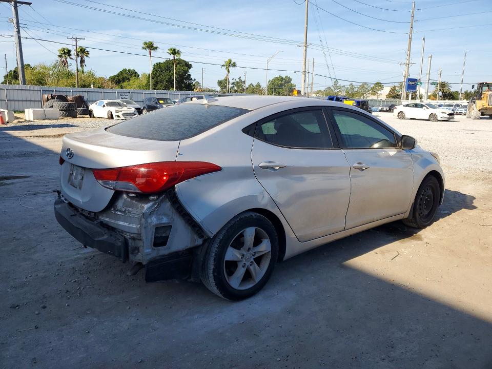 50388986 :رقم المزاد ، KMHDH4AE8DU737176 vin ، 2013 Hyundai Elantra مزاد بيع