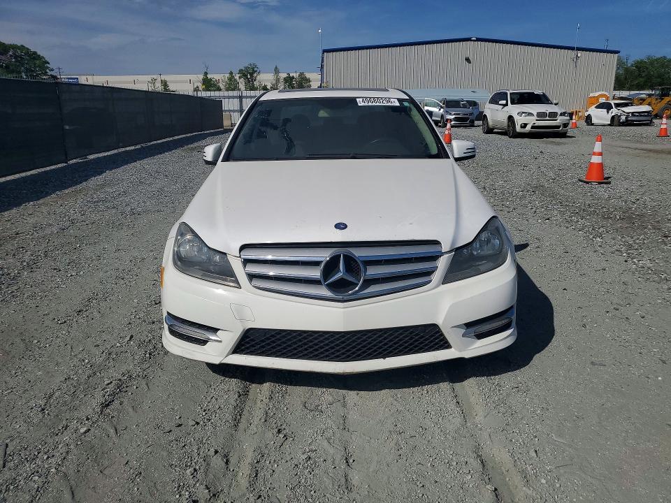Продажа на аукционе авто 2013 Mercedes-benz C, vin: WDDGF4HB2DR272437, номер лота: 49680296