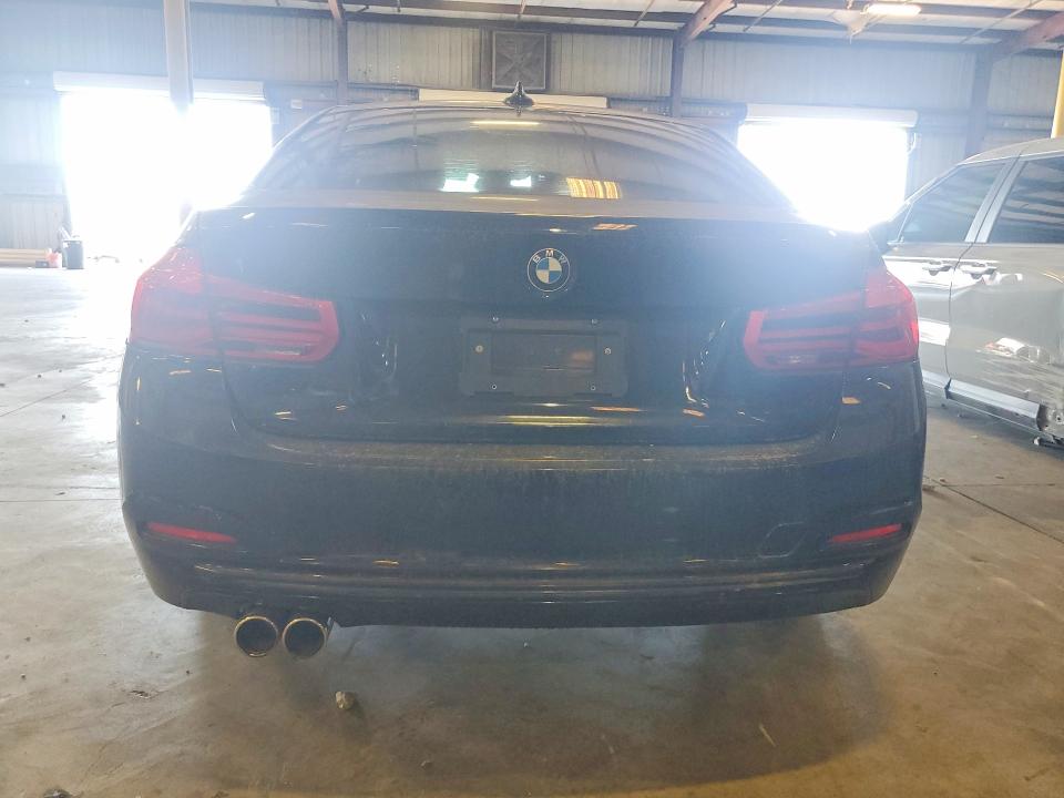 50983736 :رقم المزاد ، WBA8B9G33HNU56376 vin ، 2017 Bmw 330 مزاد بيع