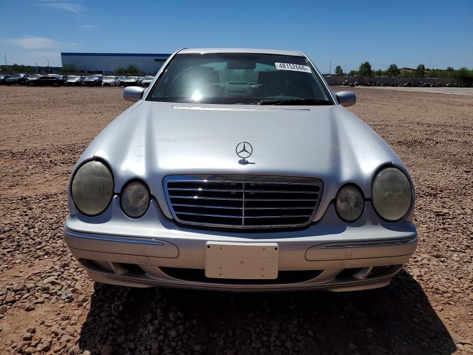 2001 Mercedes-benz E მანქანა იყიდება აუქციონზე, vin: WDBJF83J41X051899, აუქციონის ნომერი: 48152606