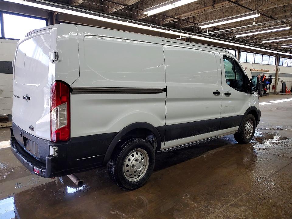 50499576 :رقم المزاد ، 1FTYE2Y83PKA01328 vin ، 2023 Ford Transit مزاد بيع