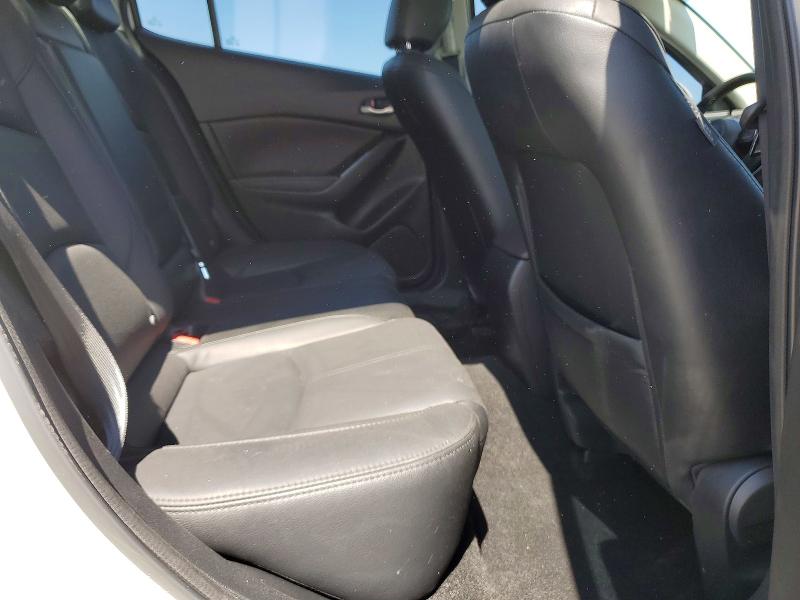 50322756 :رقم المزاد ، 3MZBN1W33JM264925 vin ، 2018 Mazda 3 مزاد بيع