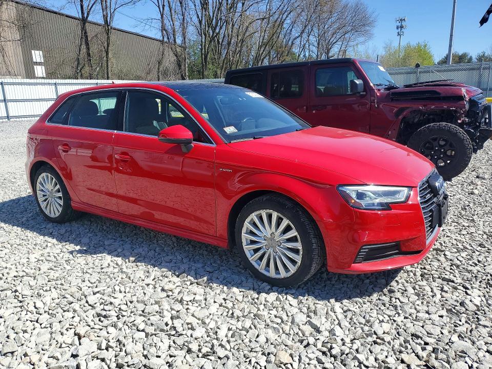 Продаж на аукціоні авто 2017 Audi A3, vin: WAUTPBFF0HA106449, номер лоту: 51314026