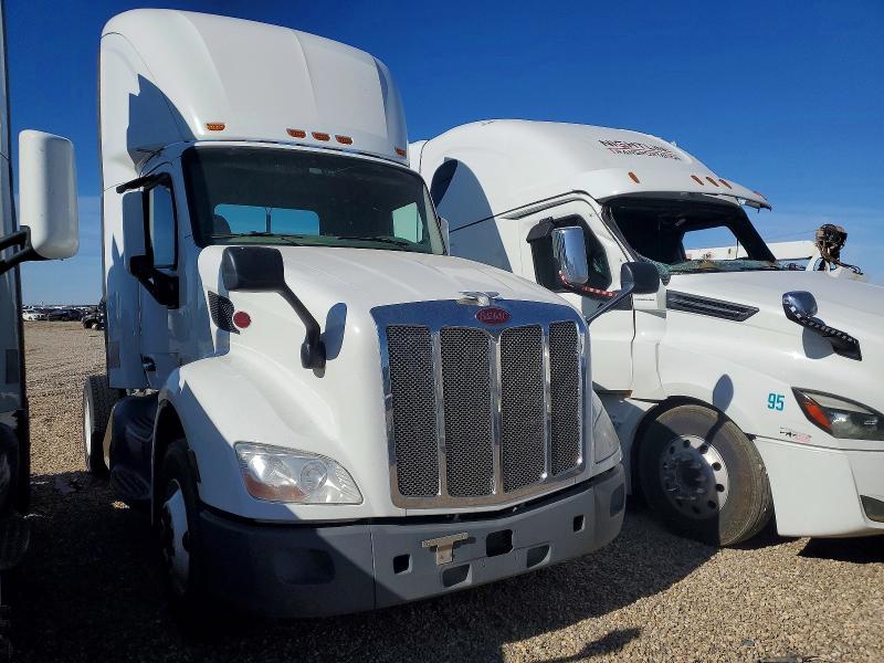 Продажа на аукционе авто 2018 Peterbilt 579, vin: 1XPBA48X1JD478032, номер лота: 72808985