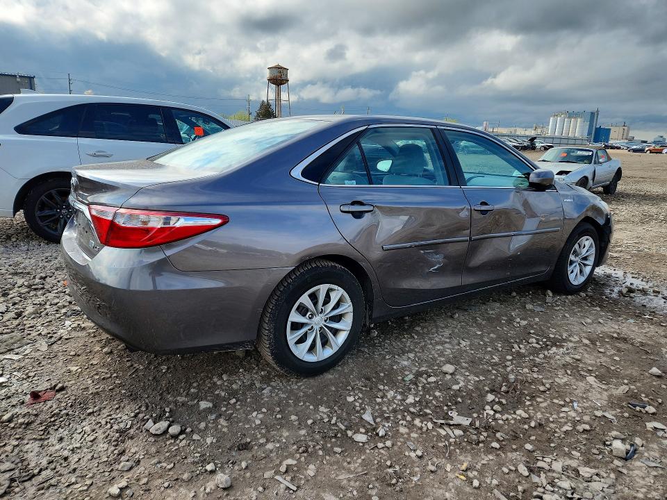 2015 Toyota Camry Hybrid მანქანა იყიდება აუქციონზე, vin: 4T1BD1FK4FU166966, აუქციონის ნომერი: 51605956