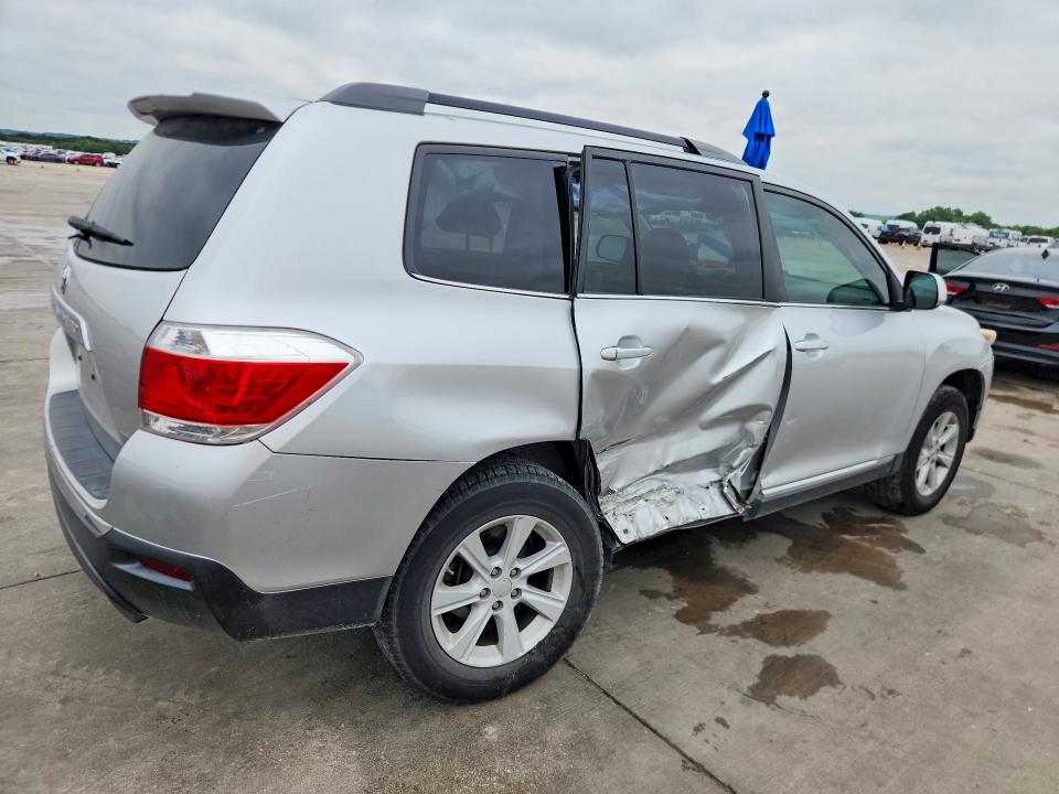 2013 Toyota Highlander მანქანა იყიდება აუქციონზე, vin: 5TDZA3EHXDS032008, აუქციონის ნომერი: 52060936