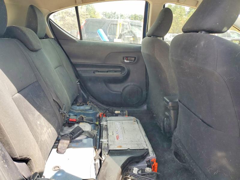 51672206 :رقم المزاد ، JTDKDTB30F1101824 vin ، 2015 Toyota Prius C مزاد بيع