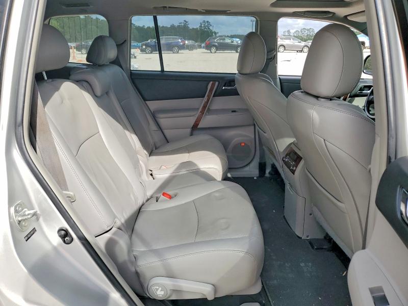 48606136 :رقم المزاد ، 5TDDK3EH2BS077447 vin ، 2011 Toyota Highlander مزاد بيع