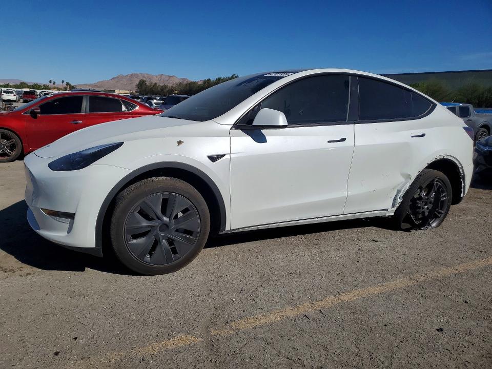47925976 :رقم المزاد ، 7SAYGDED5SF216144 vin ، 2025 Tesla Model Y مزاد بيع