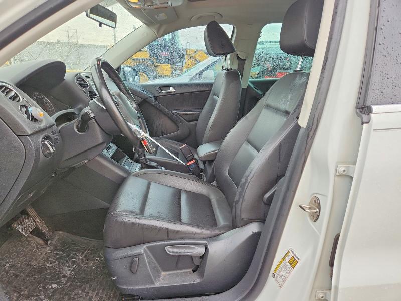 2015 Volkswagen Tiguan მანქანა იყიდება აუქციონზე, vin: WVGAV7AX8FW598611, აუქციონის ნომერი: 52057156