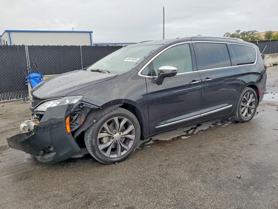 48476996 :رقم المزاد ، 2C4RC1GG6HR747904 vin ، 2017 Chrysler Pacifica مزاد بيع