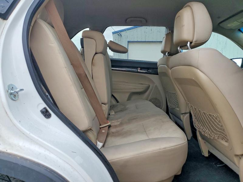 48937596 :رقم المزاد ، 5XYKT4A12BG052693 vin ، 2011 Kia Sorento مزاد بيع