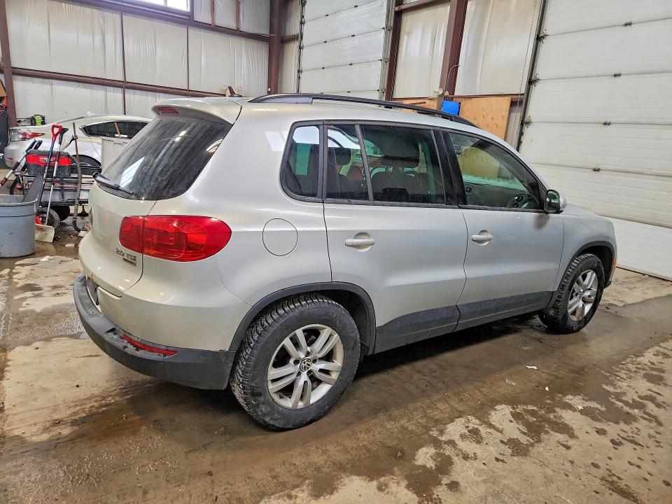 48411216 :رقم المزاد ، WVGJV3AX2EW570942 vin ، 2014 Volkswagen Tiguan مزاد بيع