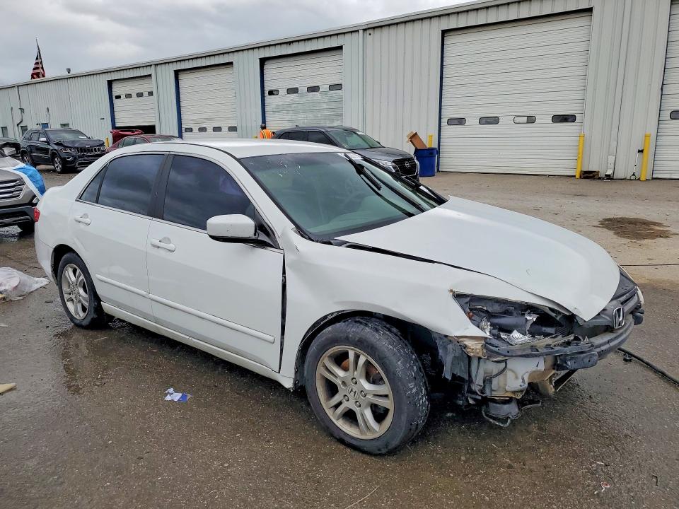 51826796 :رقم المزاد ، 1HGCM56435A078901 vin ، 2005 Honda Accord مزاد بيع