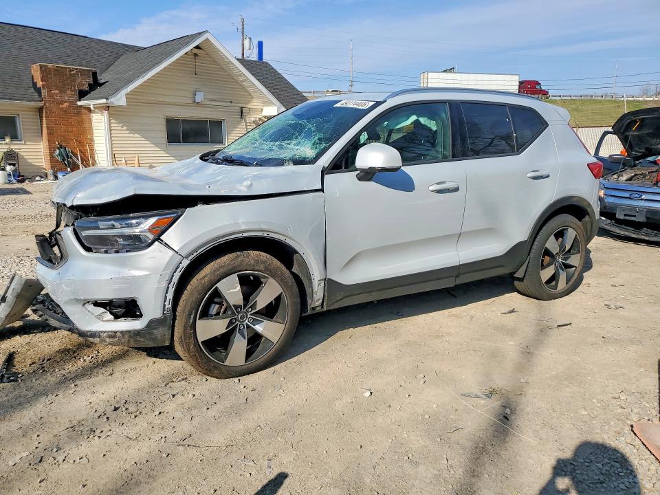 49274406 :رقم المزاد ، YV4162UK3L2288970 vin ، 2020 Volvo Xc40 مزاد بيع