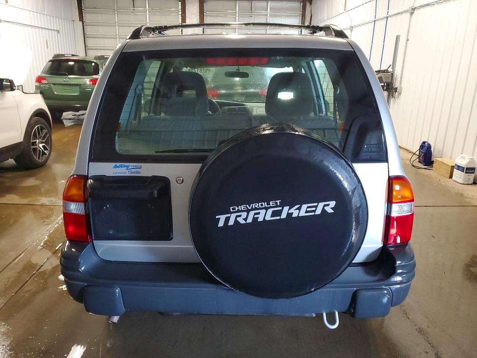 49281706 :رقم المزاد ، 2CNBJ734926935942 vin ، 2002 Chev Tracker مزاد بيع