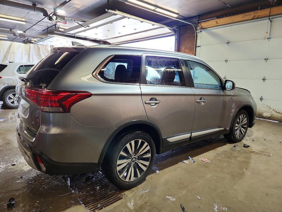 48772186 :رقم المزاد ، JA4AZ3A33LZ021388 vin ، 2020 Mitsubishi Outlander مزاد بيع