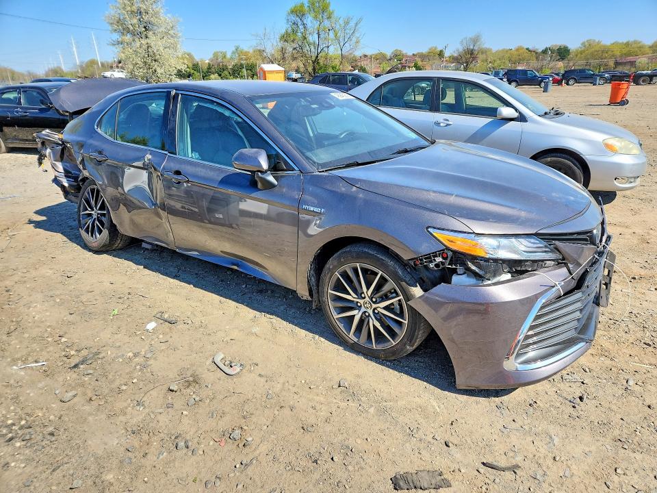 48945256 :رقم المزاد ، 4T1F31AK6MU555309 vin ، 2021 Toyota Camry Hybrid مزاد بيع