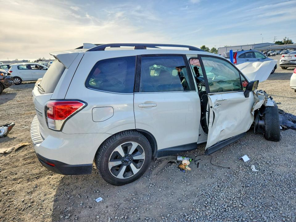Продажа на аукционе авто 2017 Subaru Forester, vin: JF2SJARC1HH812849, номер лота: 49856916