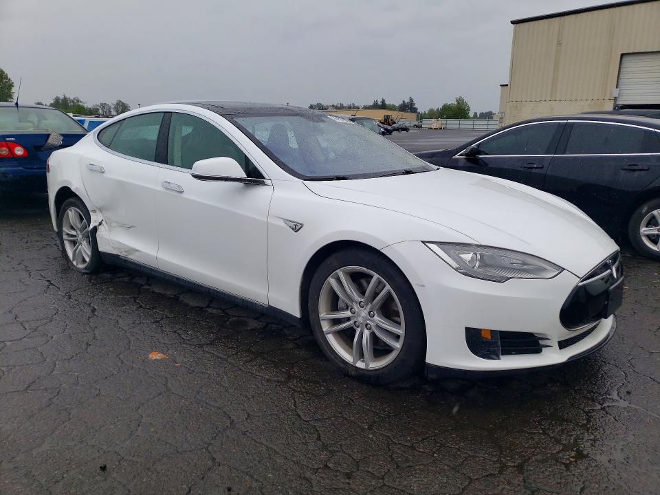 50457696 :رقم المزاد ، 5YJSA1DN7DFP12983 vin ، 2013 Tesla Model S مزاد بيع