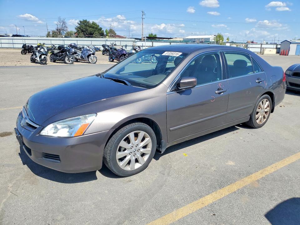 51359316 :رقم المزاد ، 1HGCM665X7A069078 vin ، 2007 Honda Accord مزاد بيع