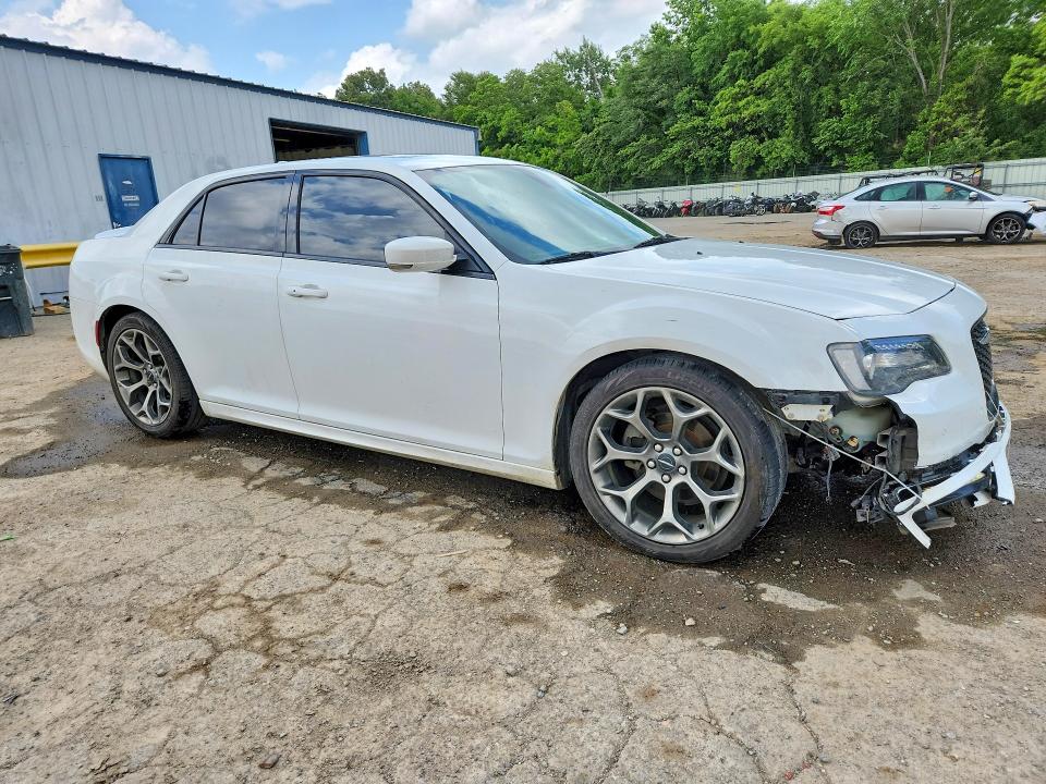 Продажа на аукционе авто 2018 Chrysler 300, vin: 2C3CCABG3JH240035, номер лота: 51088326