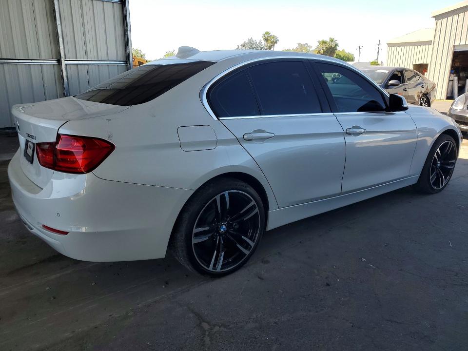 2015 Bmw 328i მანქანა იყიდება აუქციონზე, vin: WBA3B3G53FNR85395, აუქციონის ნომერი: 49152706